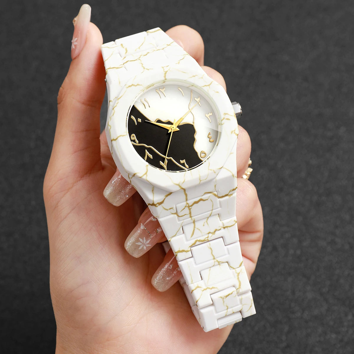 Marble Dial Quartz Watch With Arabic Numerals And Plastic Band