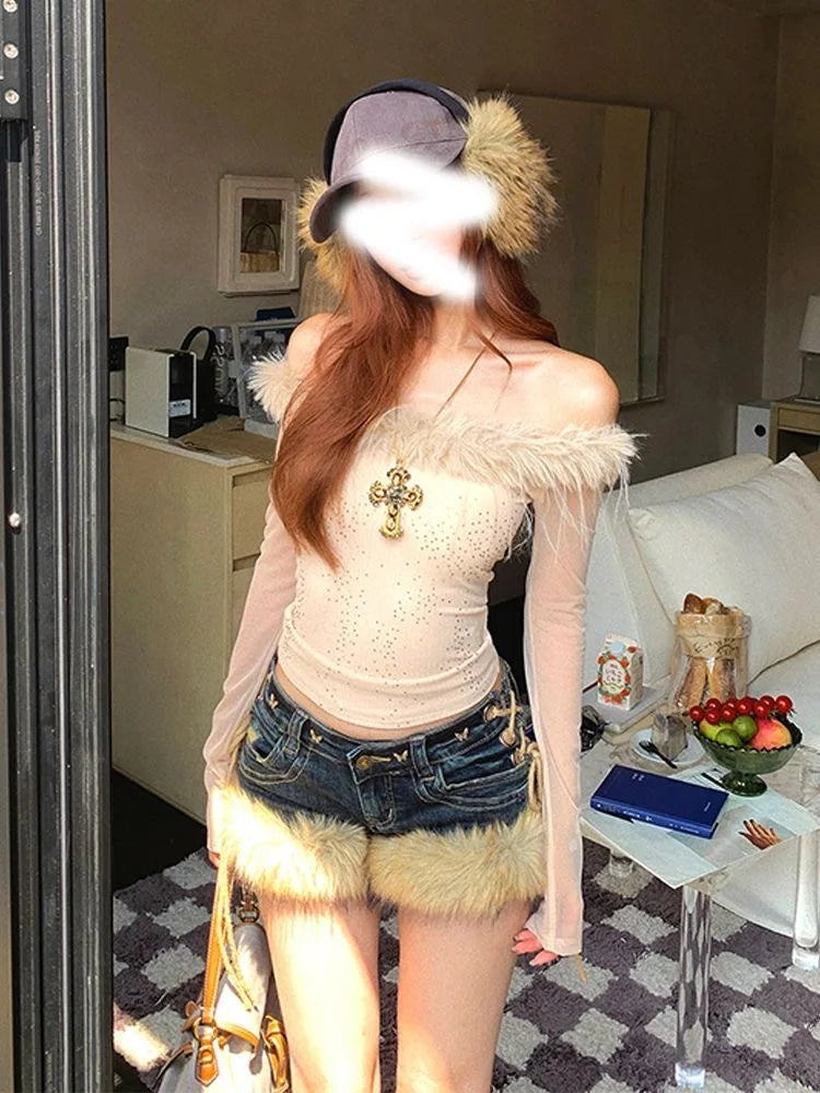 Women’s Low-Rise Y2K Denim Shorts With Faux Fur Trim