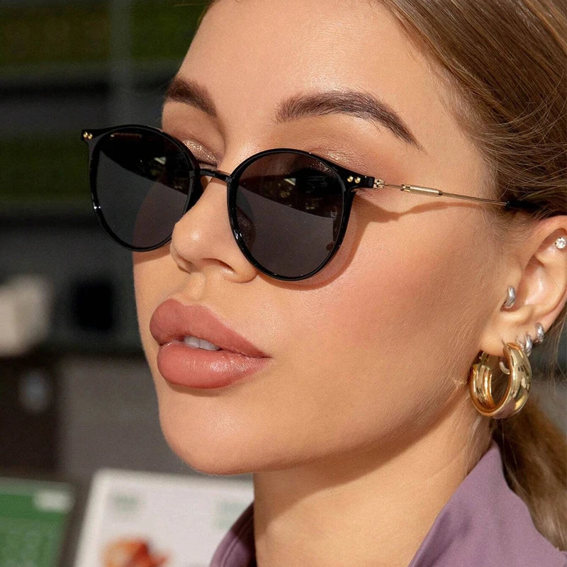 Women’s Round Vintage Sunglasses With UV400 Protection