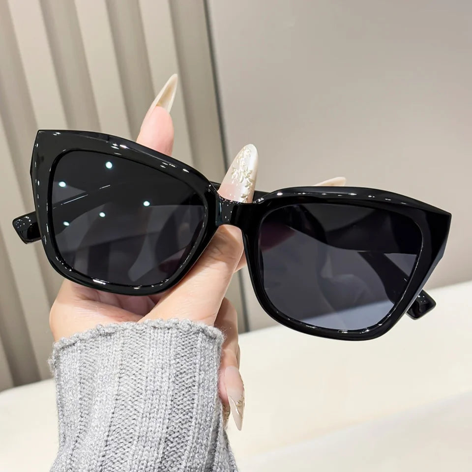 Unisex Cat Eye Sunglasses – Lightweight UV400 Protection