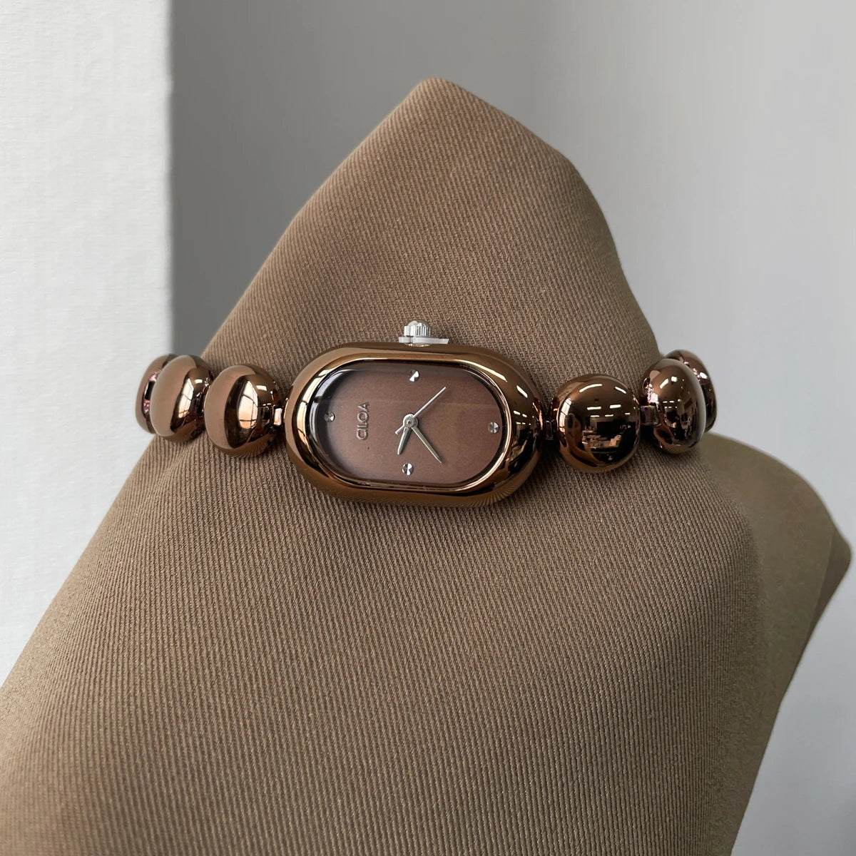 Retro Oval Leather Quartz Watch – Minimalist Daily Style
