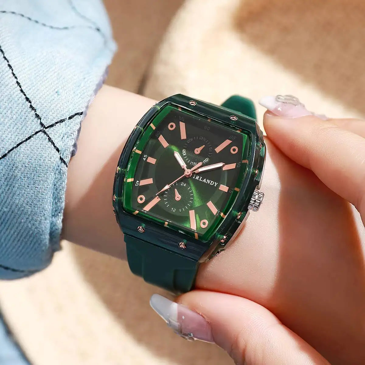 Women’s Silicone Quartz Watch With Casual Arabic Dial