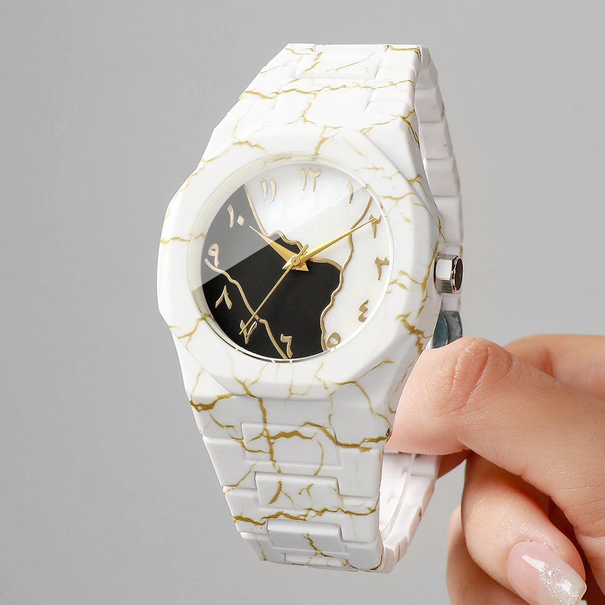 Marble Dial Quartz Watch With Arabic Numerals And Plastic Band