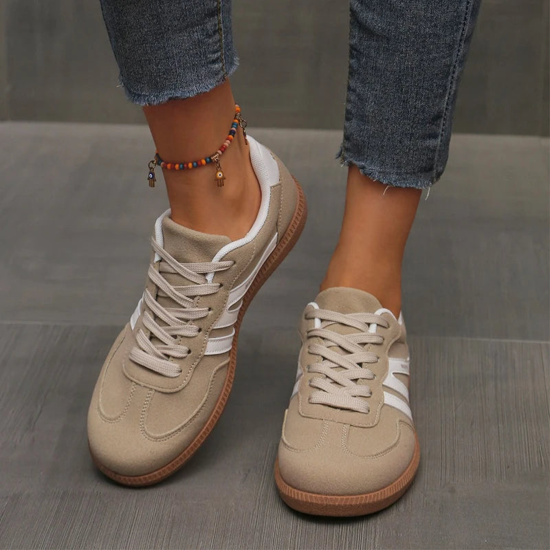 Women’s Colorblock Casual Sneakers – Low Flat Lace-Up