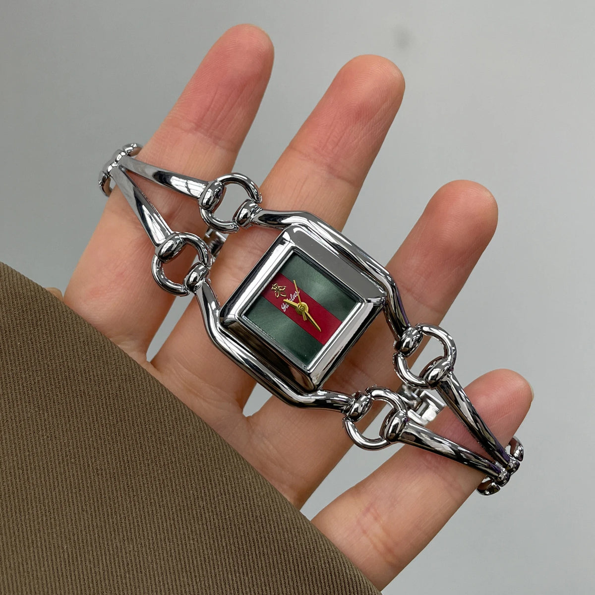 Women’s Waterproof Fashion Watch With Irregular Dial