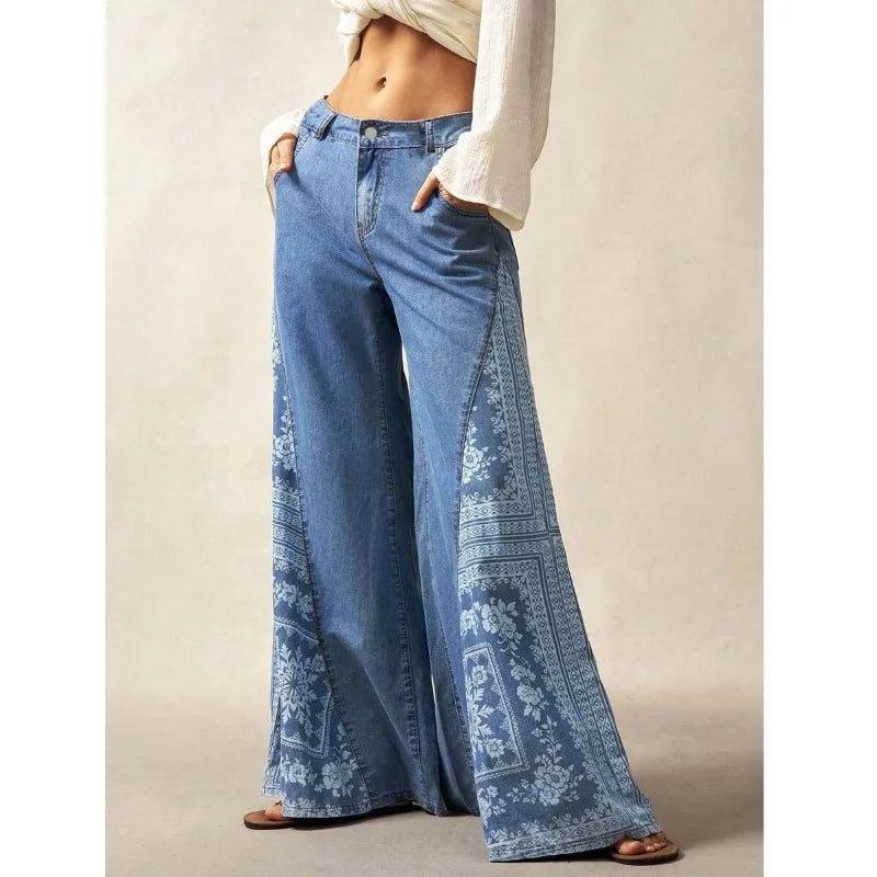 Women’s Plus Size Flare Jeans With Pockets And Floral Detail
