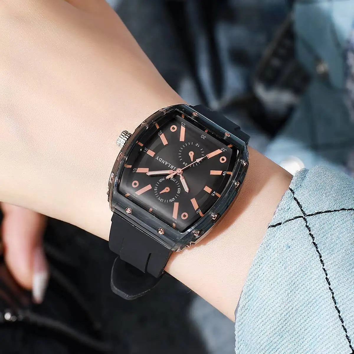 Women’s Silicone Quartz Watch With Casual Arabic Dial