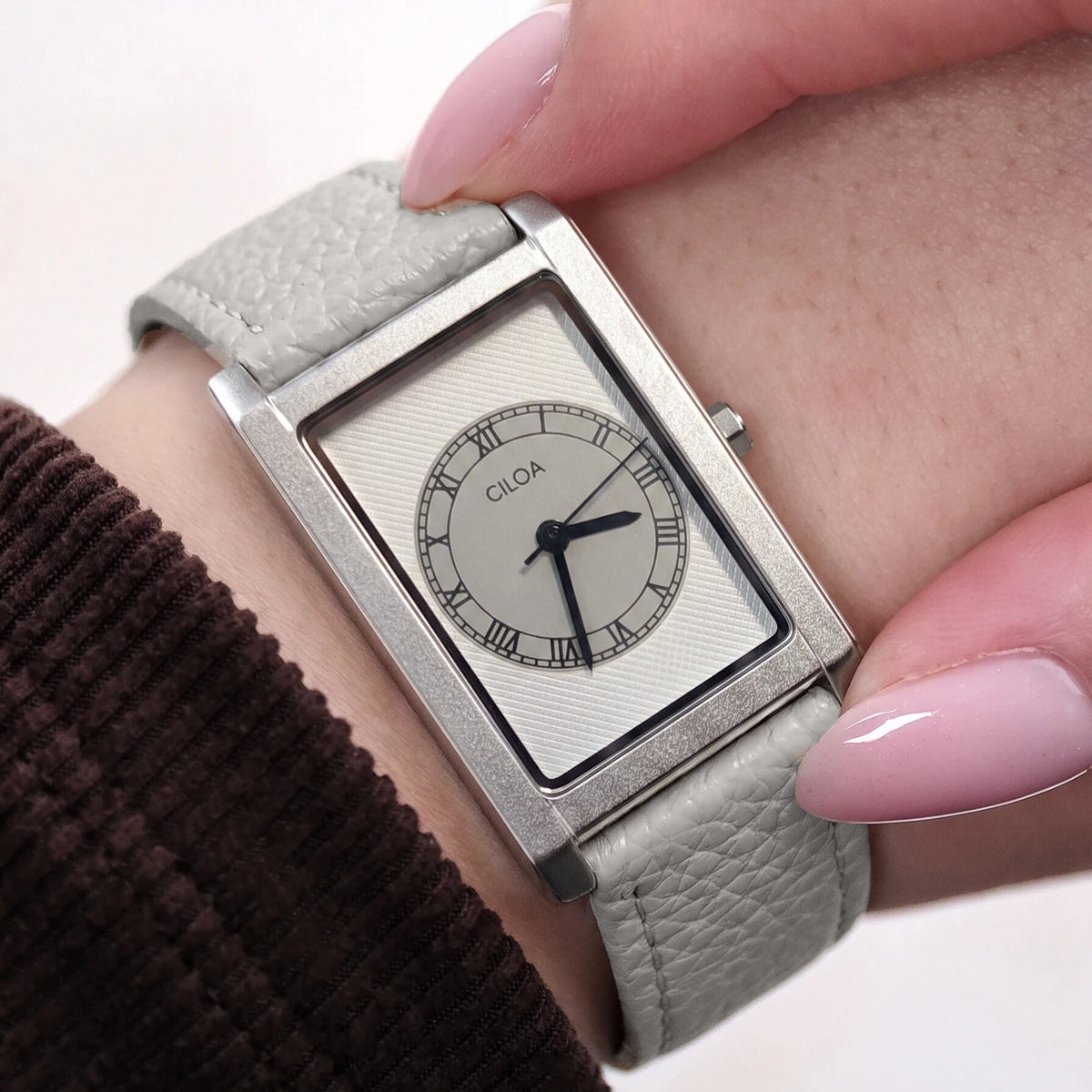 Vintage Rectangle Quartz Watch – Minimalist Business Style