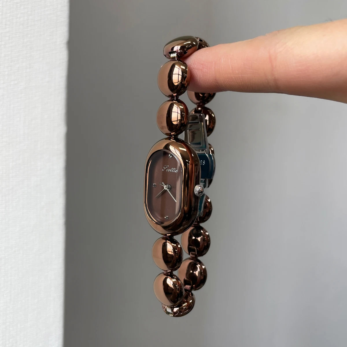 9731brown Color Retro Oval Leather Quartz Watch – Minimalist Daily Style