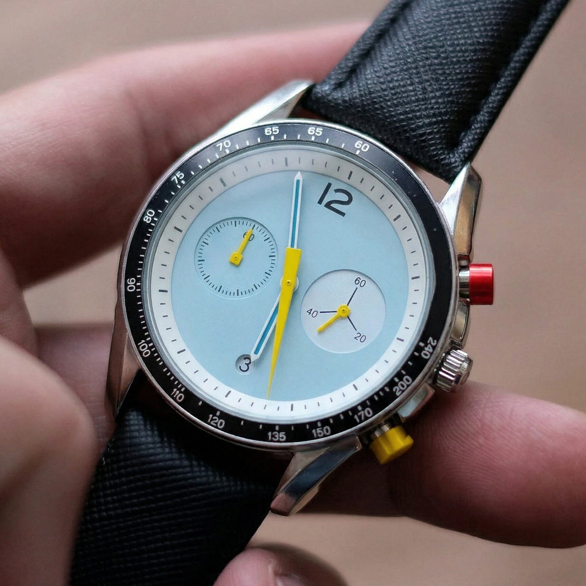 Men's Leather Quartz Watch – Waterproof Fashion Gift