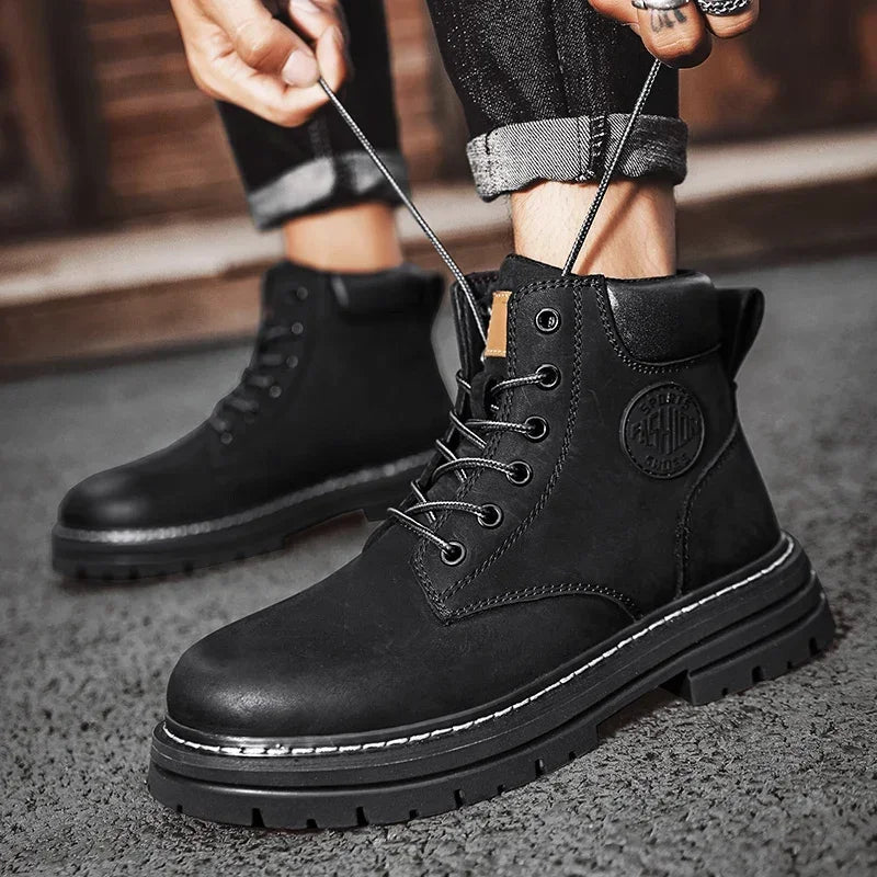 Men’s PU Outdoor Boots With Rubber Sole Lace-Up Design